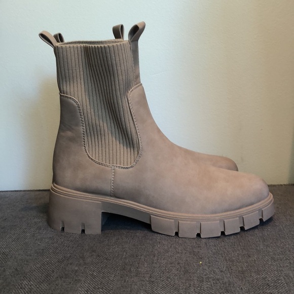 Qupid Beige Chunky Lug Sole Platform Elastic Sock Ankle Bootie Boots wom… - Picture 4 of 8